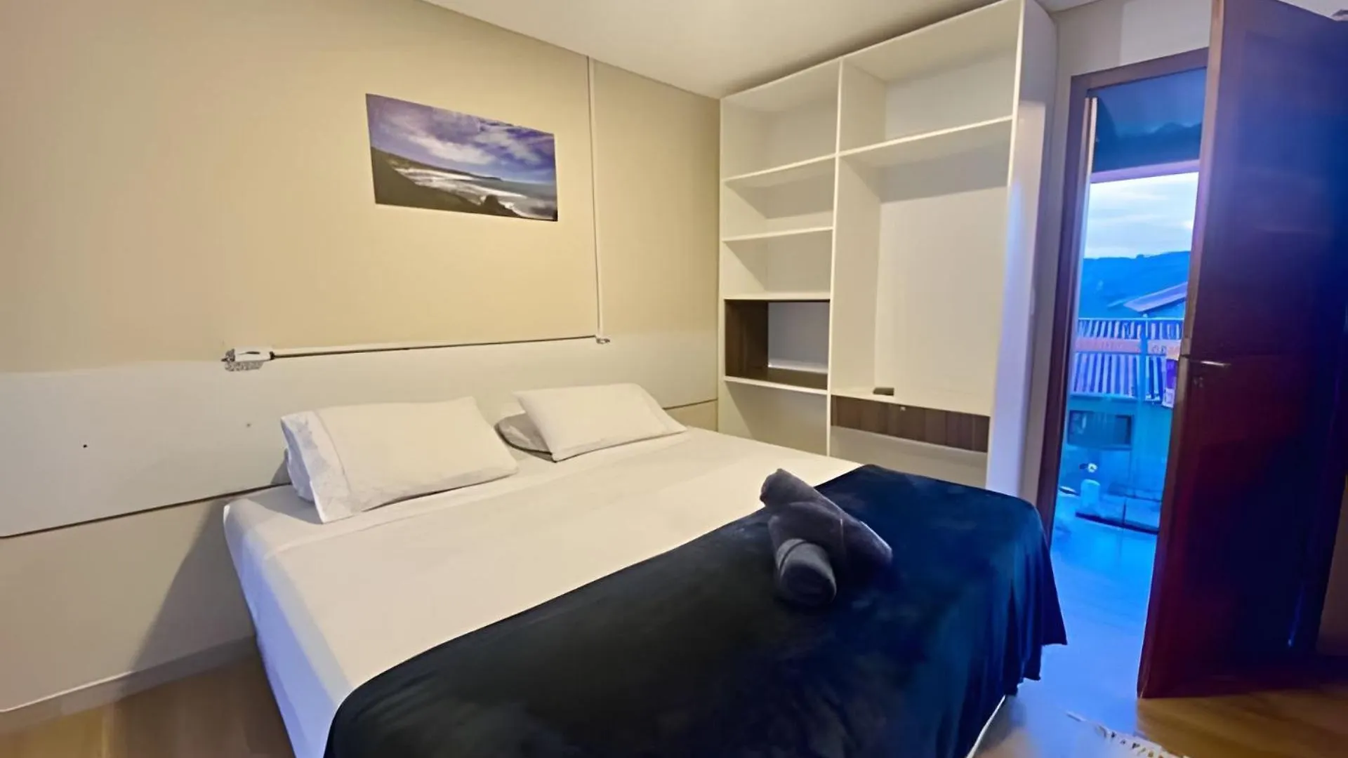 Oahu Guest House Praia do Rosa Brazil