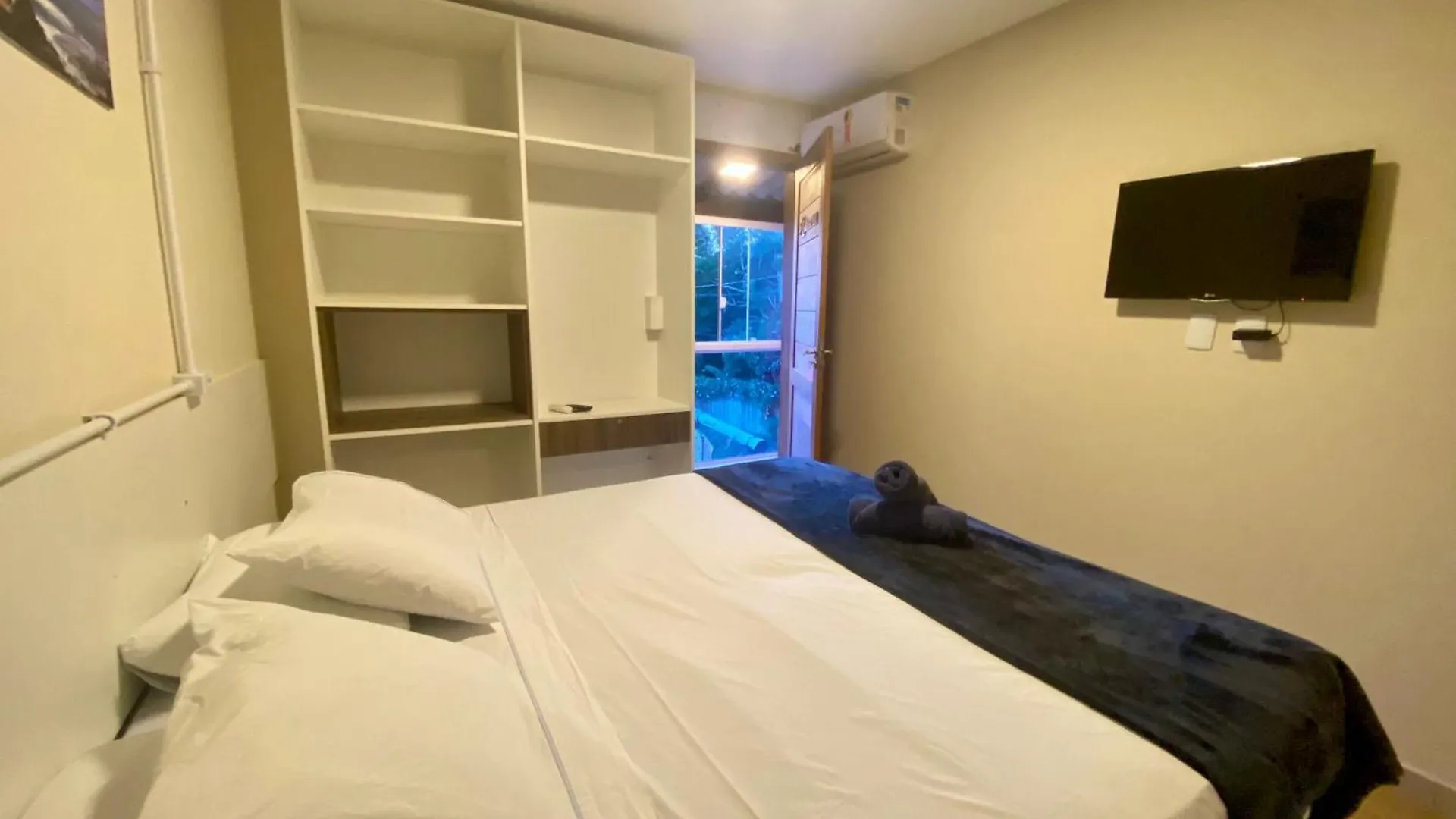 Oahu Guest House Praia do Rosa Brazil